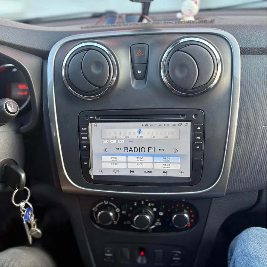 Montáž autorádia do Dacia Logan