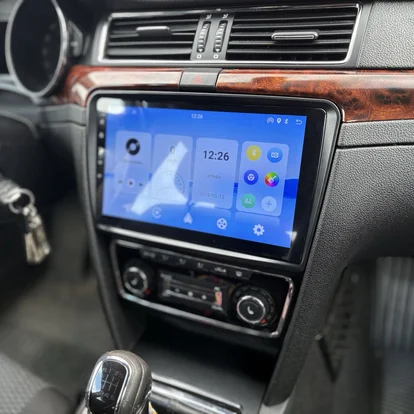 Montáž autorádia na Škoda Superb 2