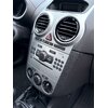 Takto vypadalo původní autorádio v Opelu Corsa