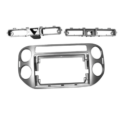 KXTIGUAN91 Rámeček s napájecím kabelem pro 9" autorádio do VW Tiguan Stříbrný rámeček: Stříbrný rámeček CHR1596_STR